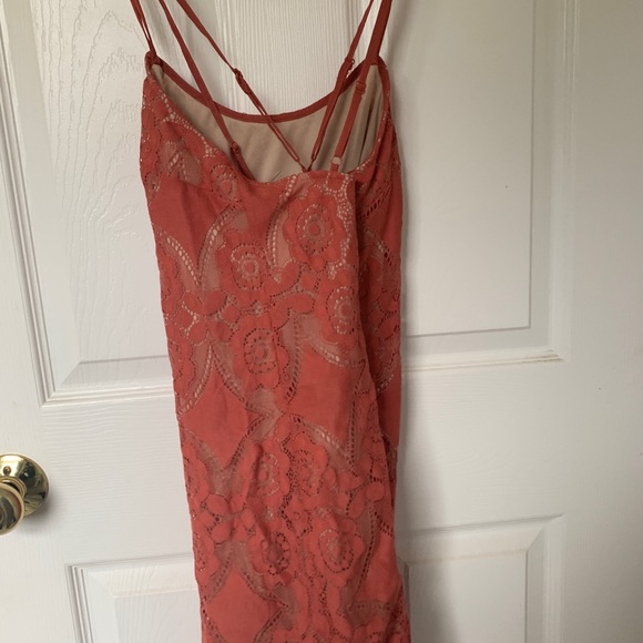Cute rust colored lace dress - Picture 3 of 3